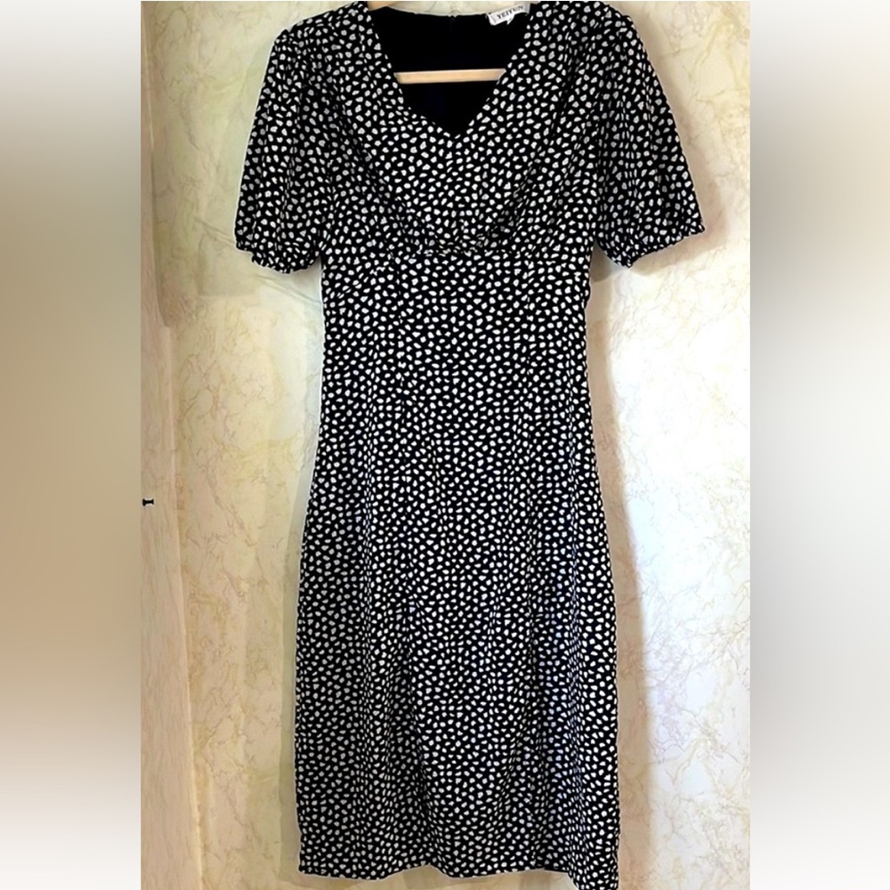 Black and White Puff Sleeve Midi Sundress